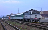 754 049-5